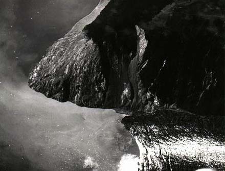 Luftaufnahme des Gilbert-Inlet nach dem Megatsunami, Quelle: George Pararas-Carayannis, USGS